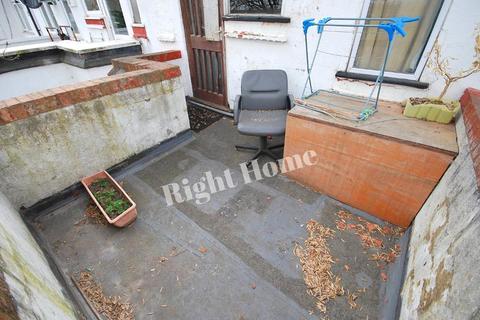 24a Kenmere Gardens, Wembley, HA0 1TE