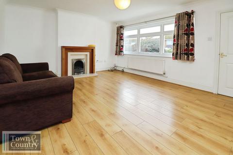 4 bedroom semi-detached house to rent, Castleward Close, Wivenhoe