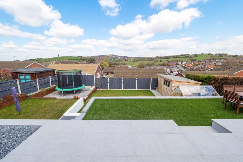 Everest Road, Kidsgrove, ST7 4DZ 4 bed bungalow £280,000