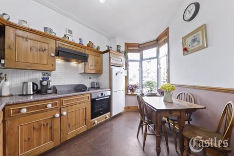 33 Caversham Avenue, London, N13 4LL