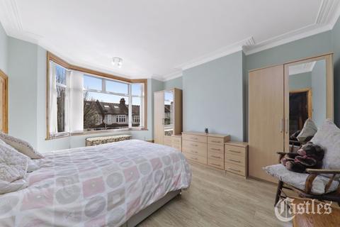 33 Caversham Avenue, London, N13 4LL