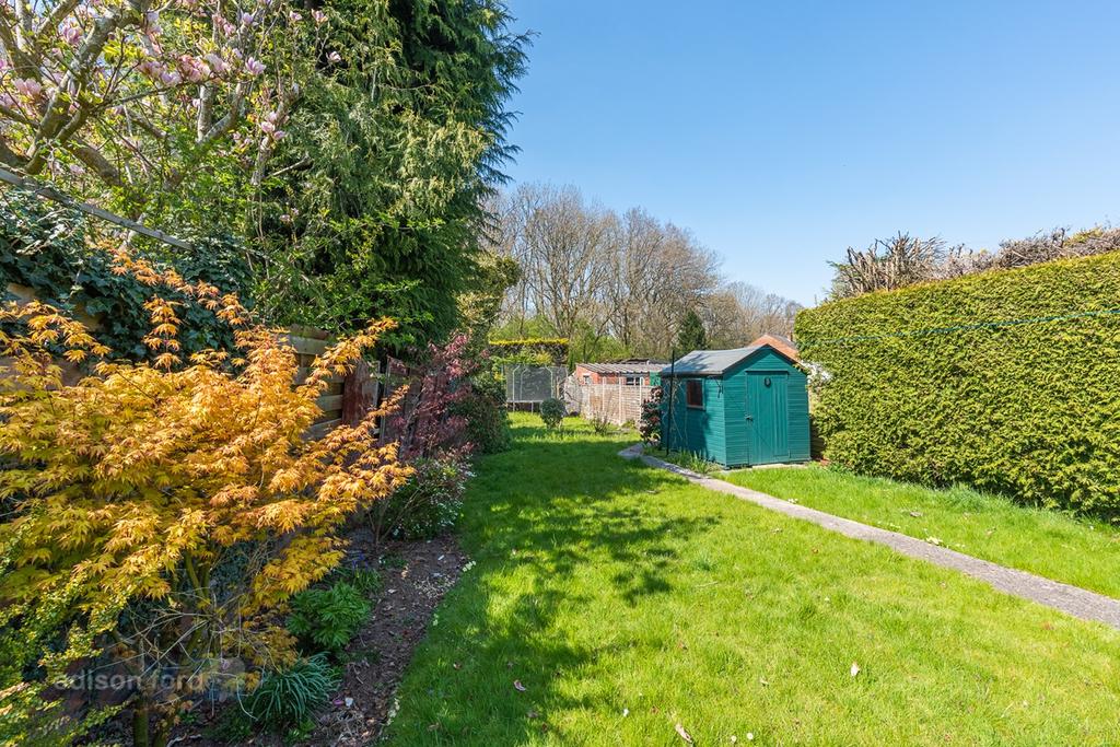 Badminton Road, Coalpit Heath, Bristol, BS36 3 bed semidetached house