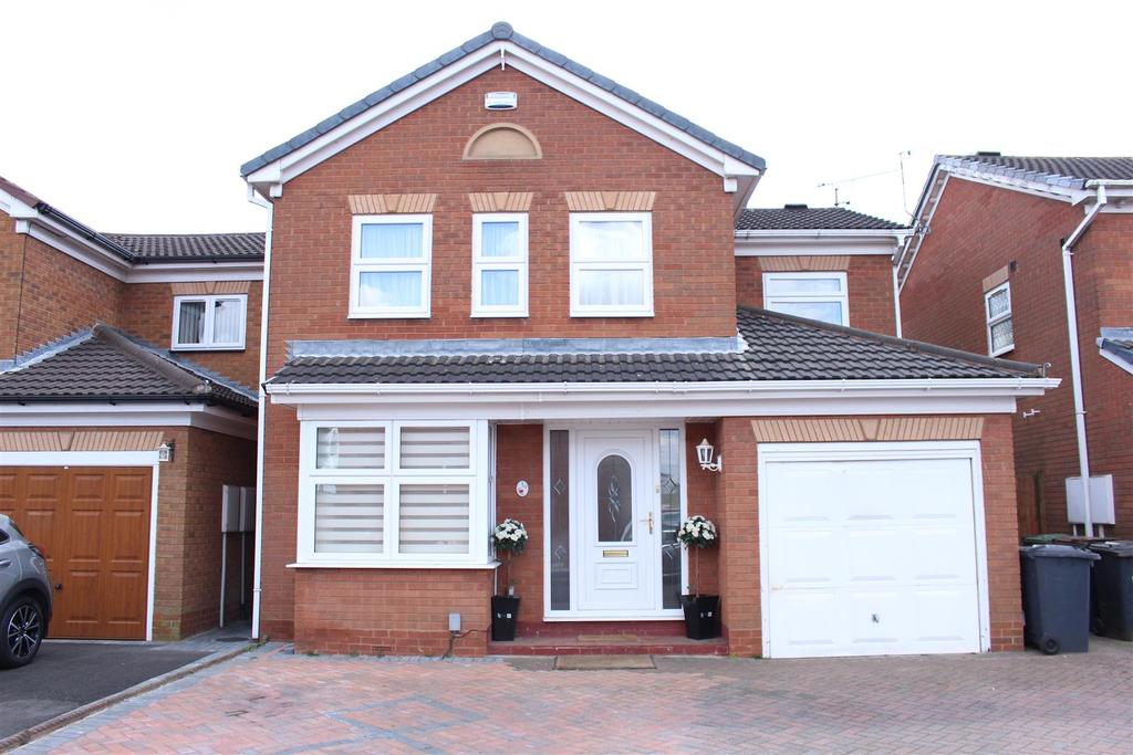 Tewkesbury Drive, Bedworth 4 bed detached house £340,000