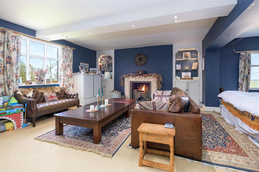 Reception/bedroom suite