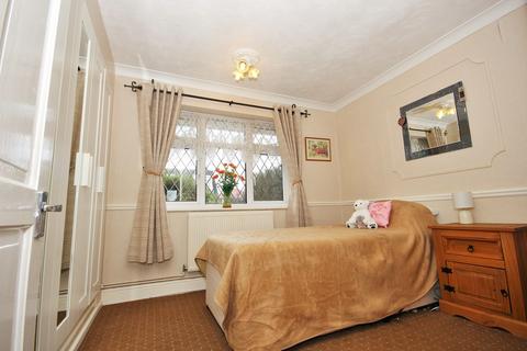 13 Heycroft Drive, Cressing, Braintree, CM77 8JN