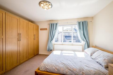 7 Trinity Grove, Brighouse, HD6 4BG