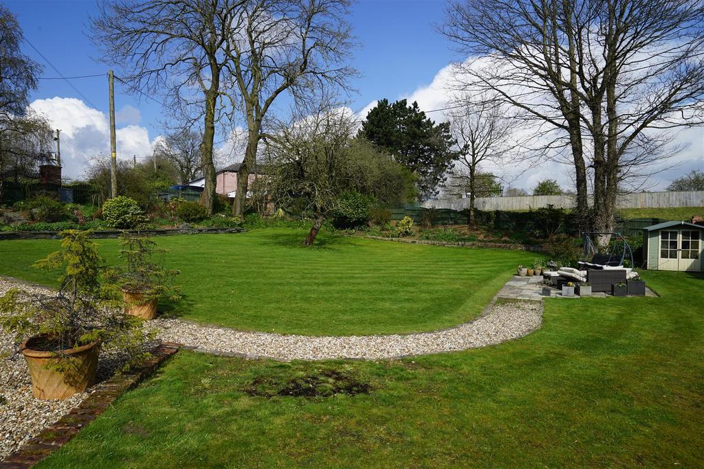 Vale House, Mill Lane, Westhoughton 4 bed detached house £700,000