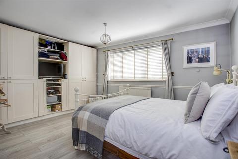 66 Furlong Road, Bourne End, SL8 5AH