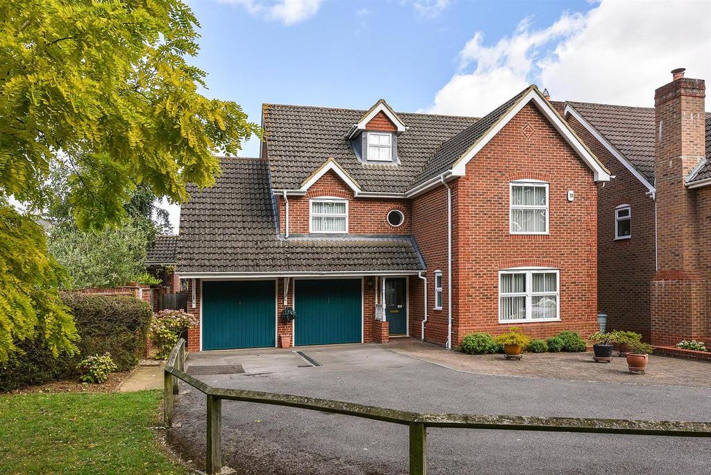 Denning Mead, Andover 5 bed house £575,000