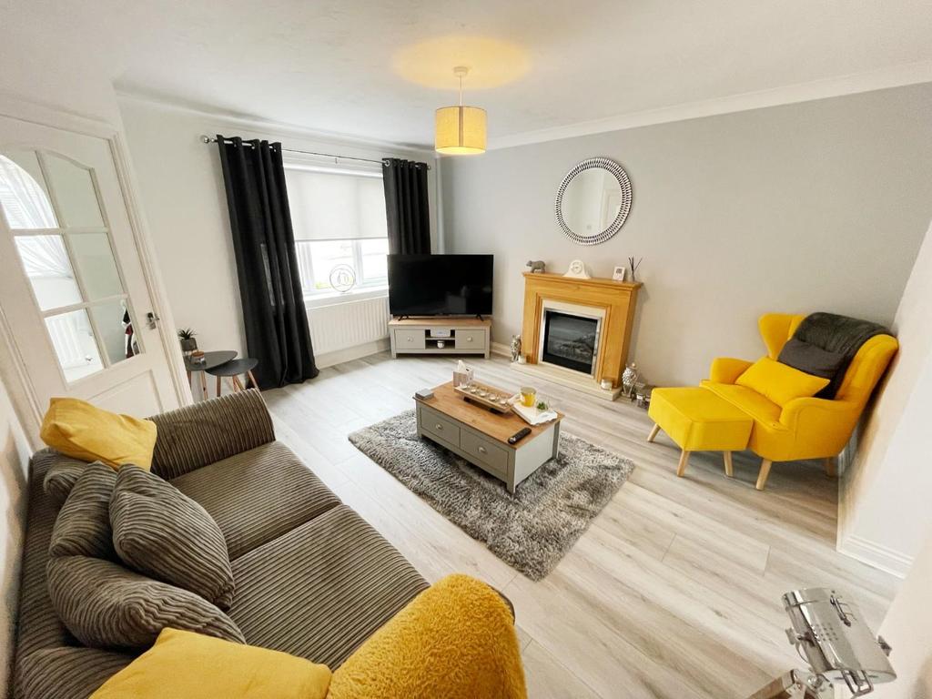 Cragside Close, Spennymoor 3 bed semidetached house £132,950