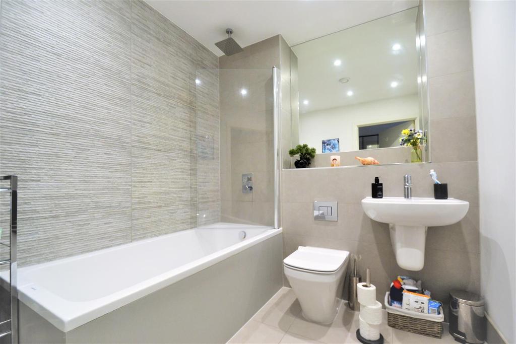 Bathroom.JPG