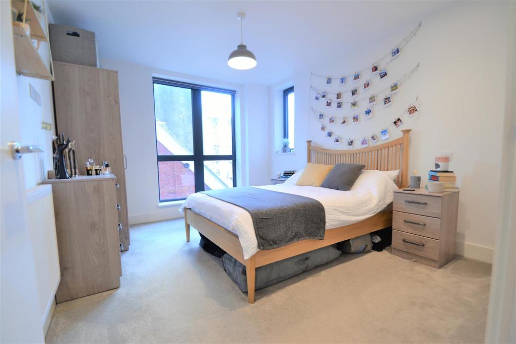 Master Bedroom.JPG