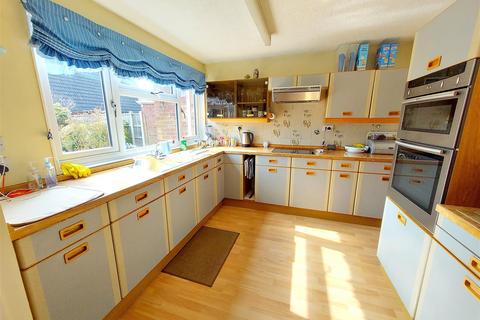 18 Bilberry Close, Stourport-on-severn, DY13 8TL