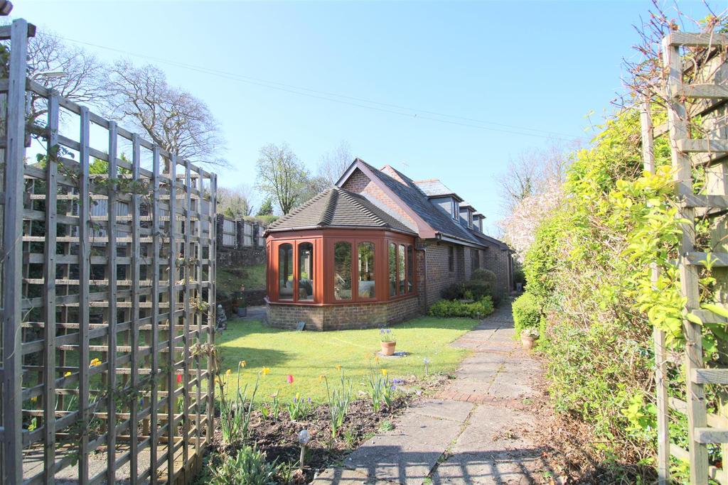 Hillside, Neath 6 bed detached house £425,000