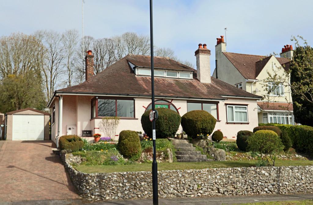 Bramley Avenue, Coulsdon 4 bed detached bungalow £739,950
