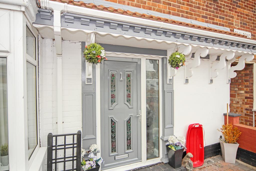 Teal Road, Darlington, DL1 1DF 3 bed terraced house £650 pcm (£150 pw)