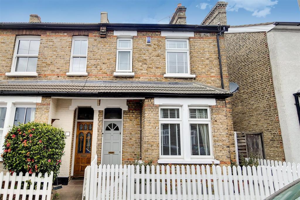 Heathfield Road, Sundridge Park, Bromley, BR1 3 bed semidetached house