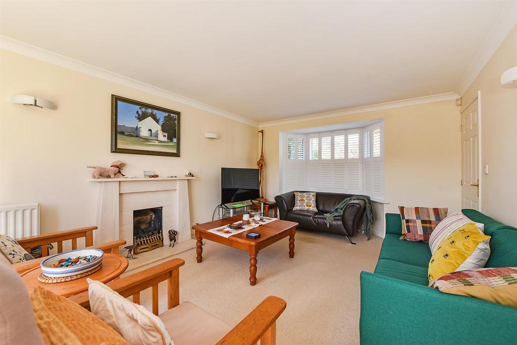 Denning Mead, Andover 4 bed detached house £525,000