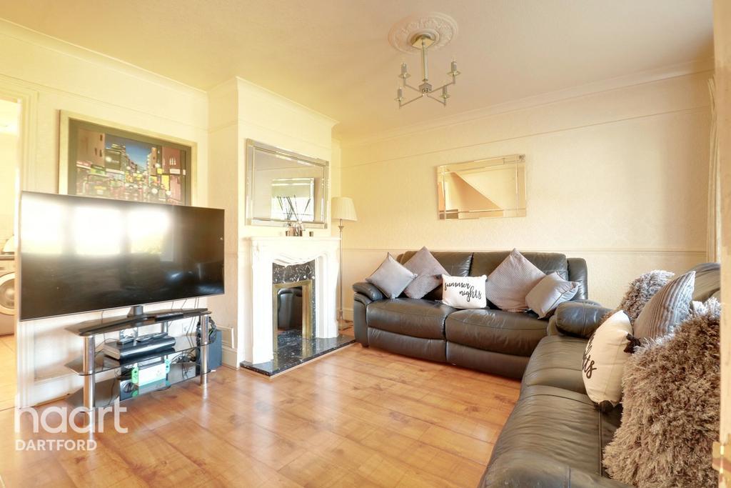 Princes Avenue, Dartford 4 bed end of terrace house £400,000