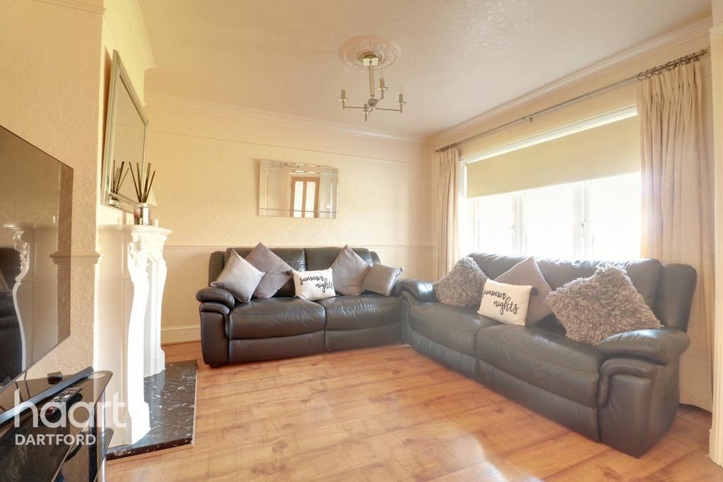 Princes Avenue, Dartford 4 bed end of terrace house £400,000