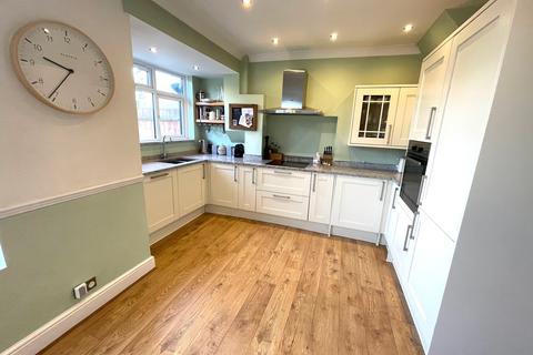 11 Gordon Road, Beckenham, BR3 3QE