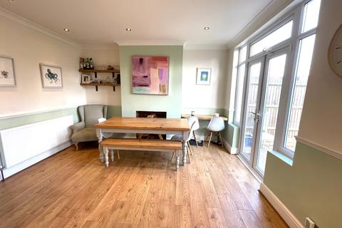 11 Gordon Road, Beckenham, BR3 3QE