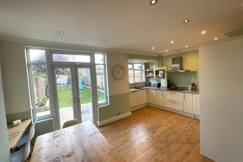 11 Gordon Road, Beckenham, BR3 3QE