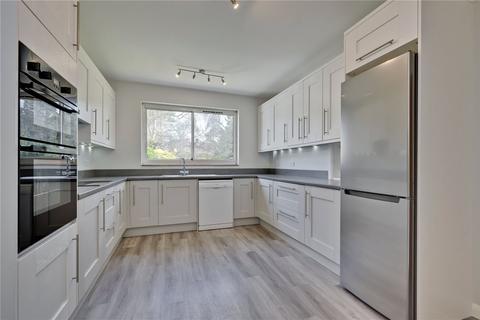 4 bedroom detached house to rent, Dorset Drive, Woking, GU22