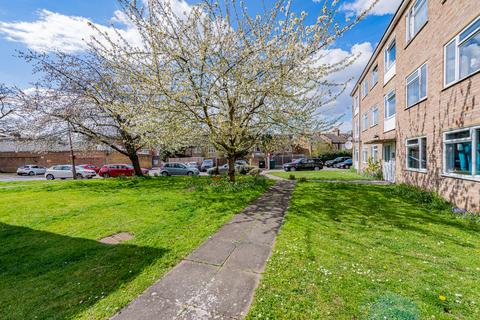 8 Serbin Close, London, E10 6JL