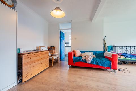 8 Serbin Close, London, E10 6JL
