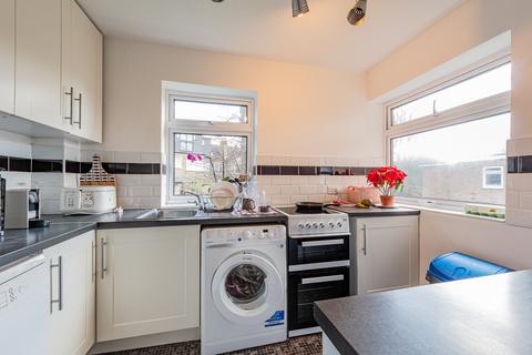 8 Serbin Close, London, E10 6JL