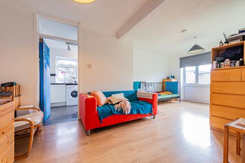 8 Serbin Close, London, E10 6JL