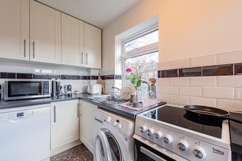 8 Serbin Close, London, E10 6JL