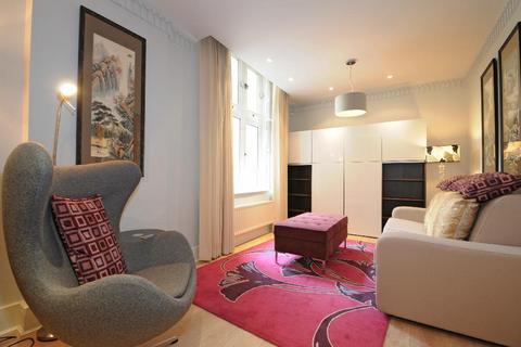 undefined, Russell Square, London, WC1B