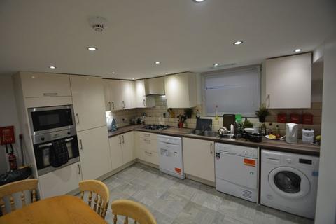 5 bedroom house to rent - Wetherby Grove, Leeds LS4