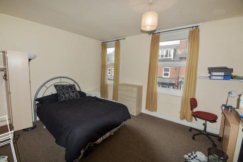 6 bedroom house to rent, Hessle View, Leeds LS6