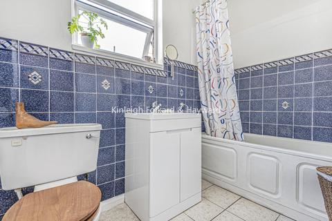 70b Davenport Road, Catford, London, SE6 2AX