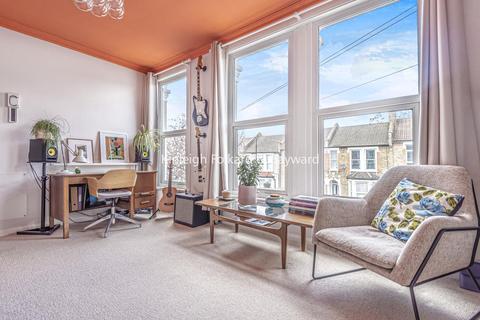 70b Davenport Road, Catford, London, SE6 2AX