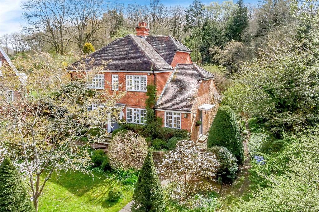 The Street, Dockenfield, Farnham, Surrey 3 bed detached house £975,000