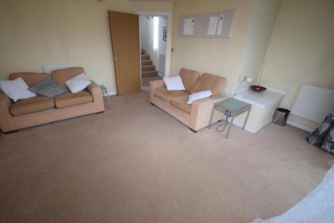 3 bedroom terraced house to rent, Jackson Crescent, Hulme, Manchester, M15 5AA