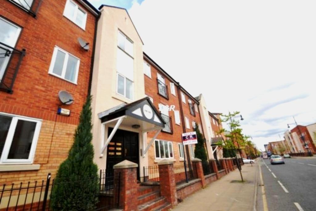318 Stretford Road, Hulme, Manchester. M15 5TP 3 bed apartment £1,425