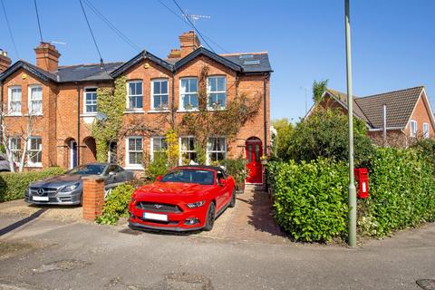 3 bedroom semi-detached house to rent, Grasmere Road, Lightwater, Surrey