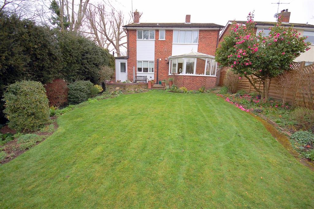 Foxholes Road, Great Baddow, Chelmsford 3 bed detached house £475,000