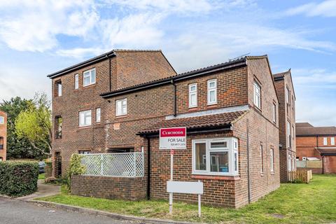 21 Green Walk, Hampton, TW12 3YG