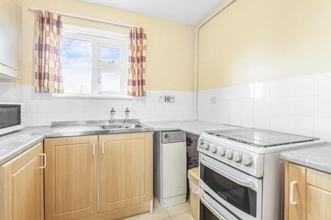 21 Green Walk, Hampton, TW12 3YG