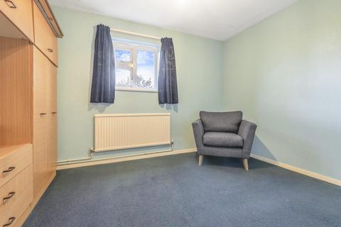 21 Green Walk, Hampton, TW12 3YG
