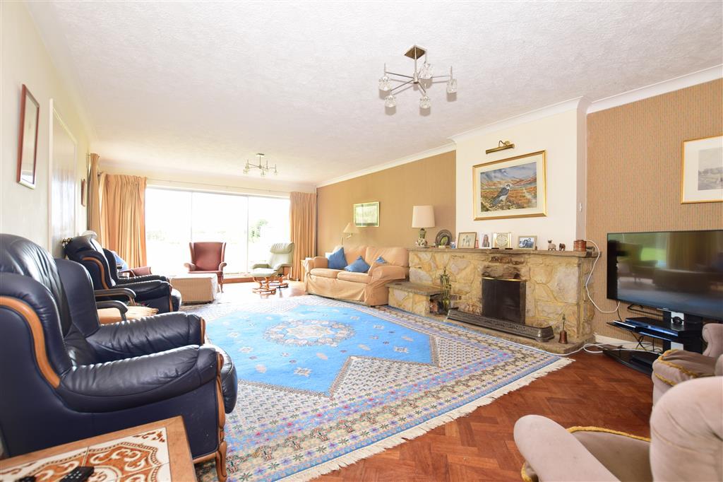 Leigh Road, Hildenborough, Tonbridge, Kent 4 bed detached bungalow £