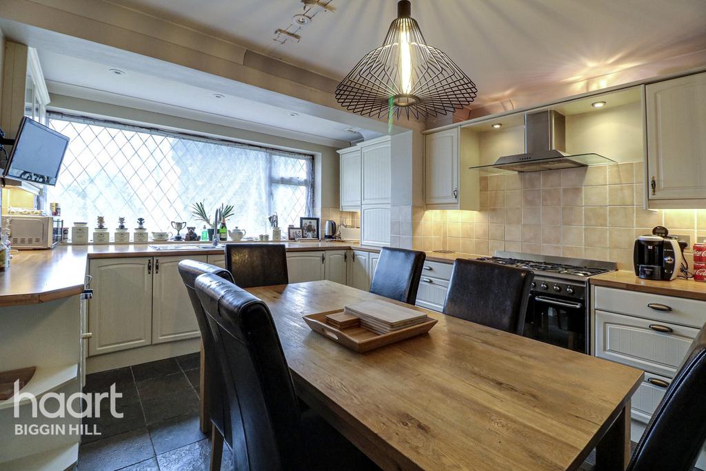 St Marys Green, Biggin Hill 3 bed end of terrace house £375,000