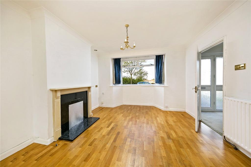 Hall Road, Isleworth, TW7 3 bed semidetached house £512,500