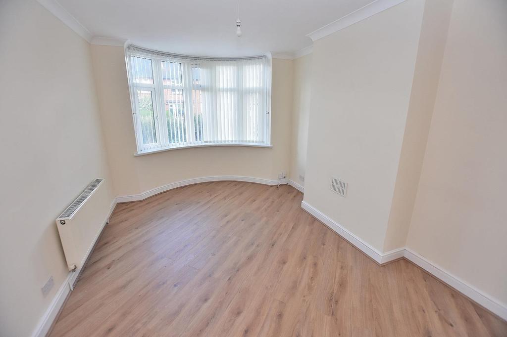 Wynn Road Penn Wolverhampton 3 bed house £800 pcm (£185 pw)